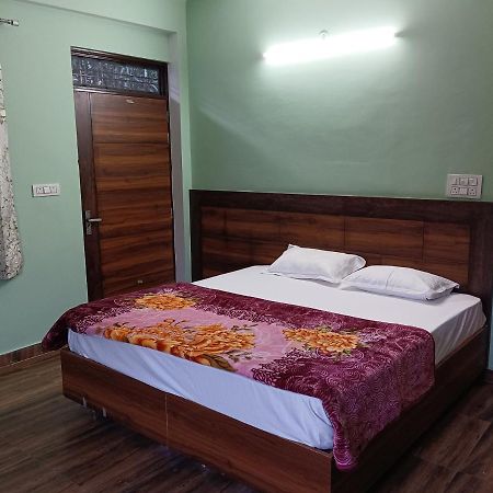 Crescent Moon Homestay Rishīkesh Εξωτερικό φωτογραφία