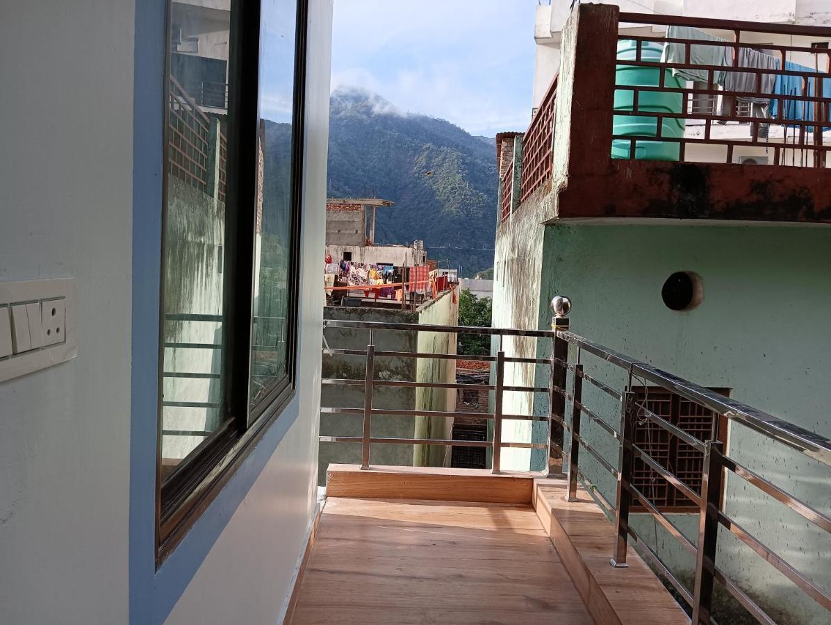 Crescent Moon Homestay Rishīkesh Εξωτερικό φωτογραφία