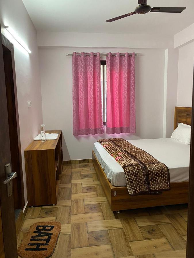 Crescent Moon Homestay Rishīkesh Εξωτερικό φωτογραφία
