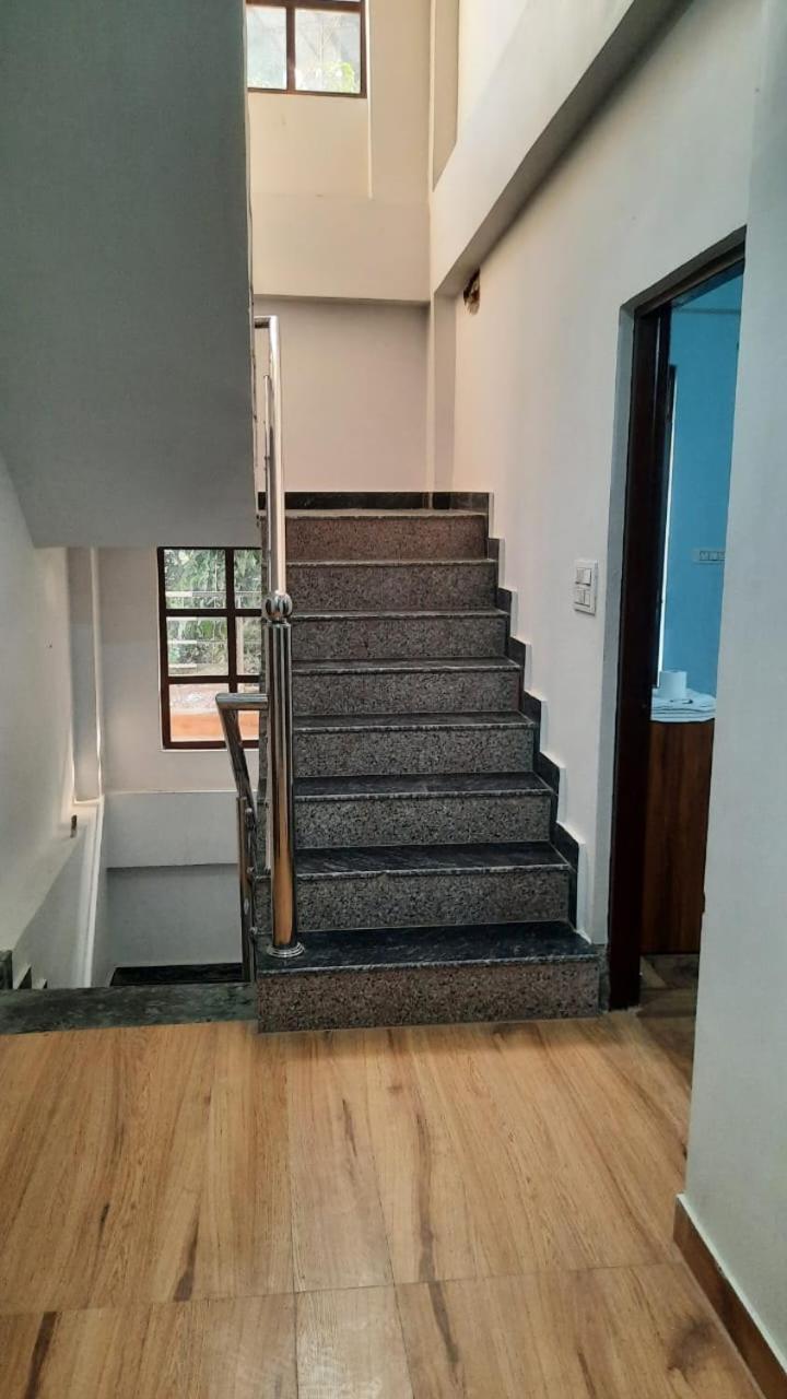 Crescent Moon Homestay Rishīkesh Εξωτερικό φωτογραφία