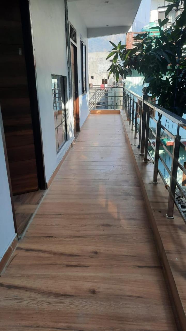 Crescent Moon Homestay Rishīkesh Εξωτερικό φωτογραφία