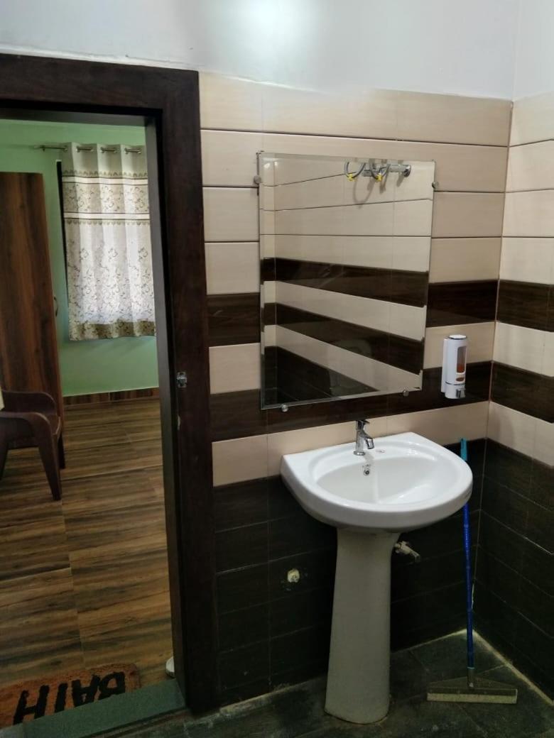 Crescent Moon Homestay Rishīkesh Δωμάτιο φωτογραφία