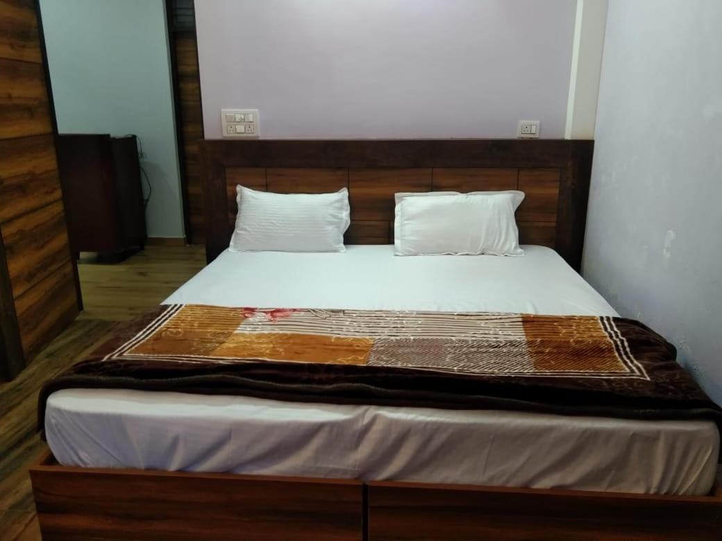 Crescent Moon Homestay Rishīkesh Δωμάτιο φωτογραφία